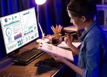 How to Kickstart Your Data Science Career Without a Tech Background