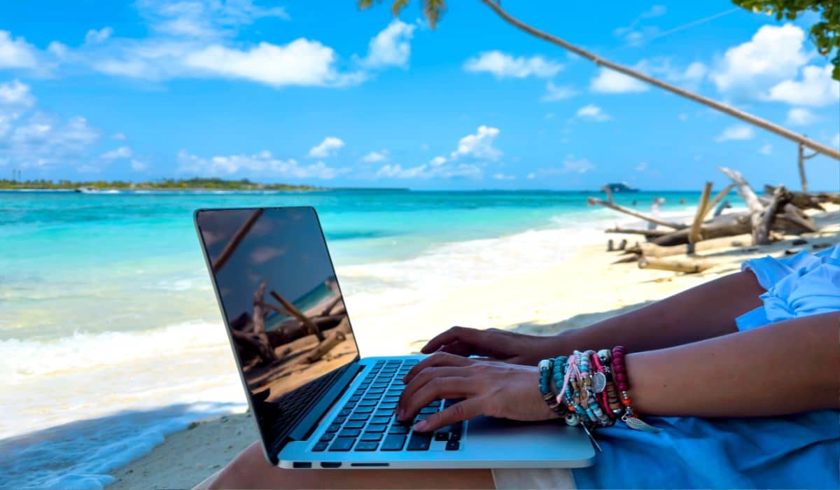 Digital Nomad News, Updates, And Tips - by Traveling Lifestyle